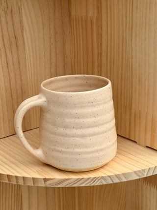 18oz mug in Buttermilk