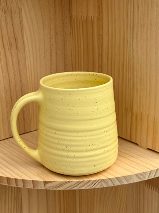 18oz mug in yellow