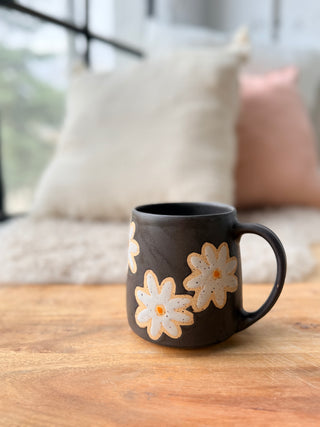 PRE-ORDER 18oz White flowers w/ Black glaze
